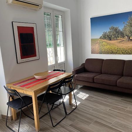 Apartamento Imperial Sevilla City Center Bagian luar foto