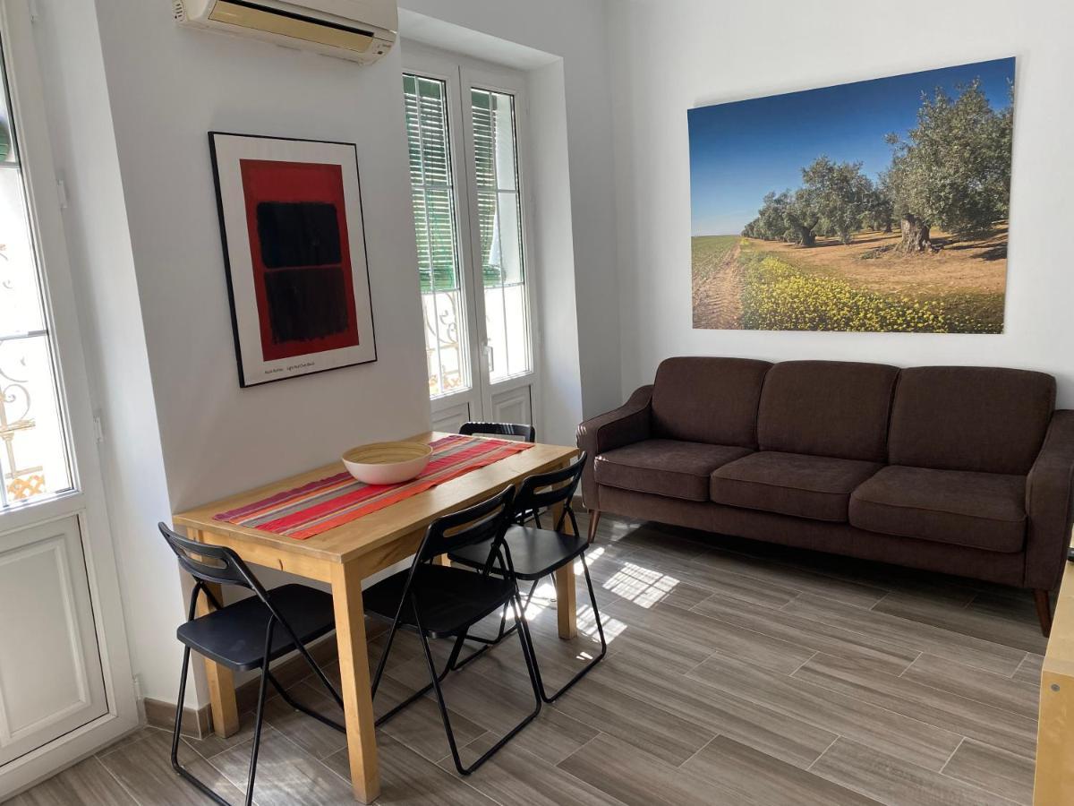 Apartamento Imperial Sevilla City Center Bagian luar foto