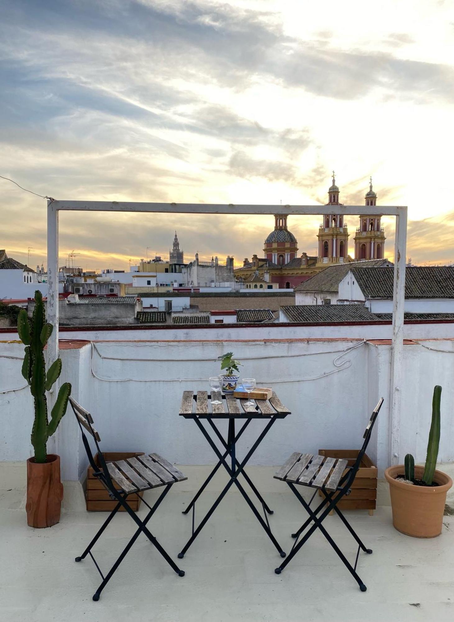 Apartamento Imperial Sevilla City Center Bagian luar foto